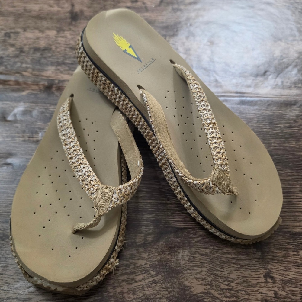 VOLATILE Platform Flip Flop Sandals Womens Size 8 Tan Woven Boho Thong Shoes